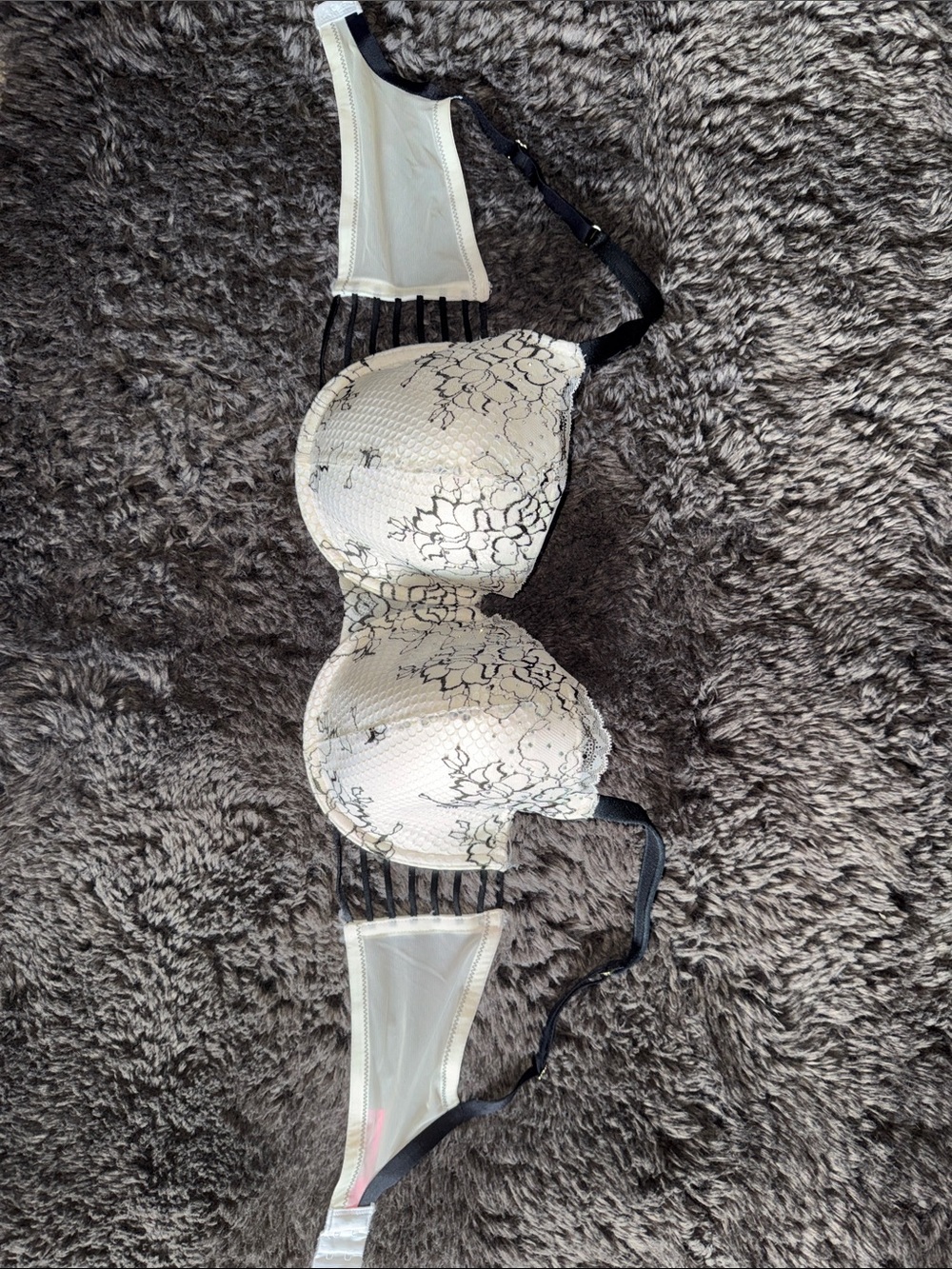 La SENZA White Lace Bra with Black Overlay - Picture 2 of 5